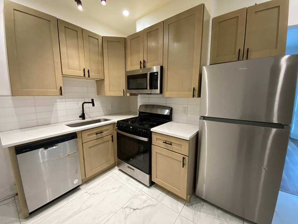 407 Shelby Parkway 4 Beds House for Rent - Photo Gallery 5