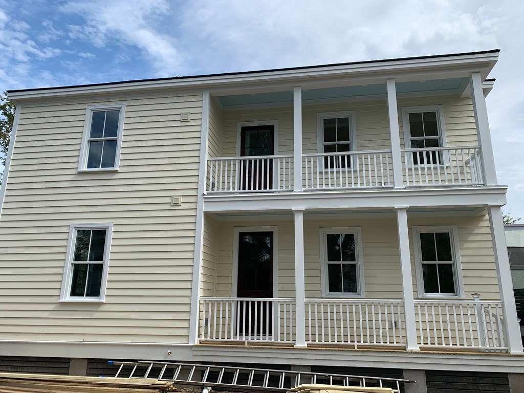 22 1/2 Mary St