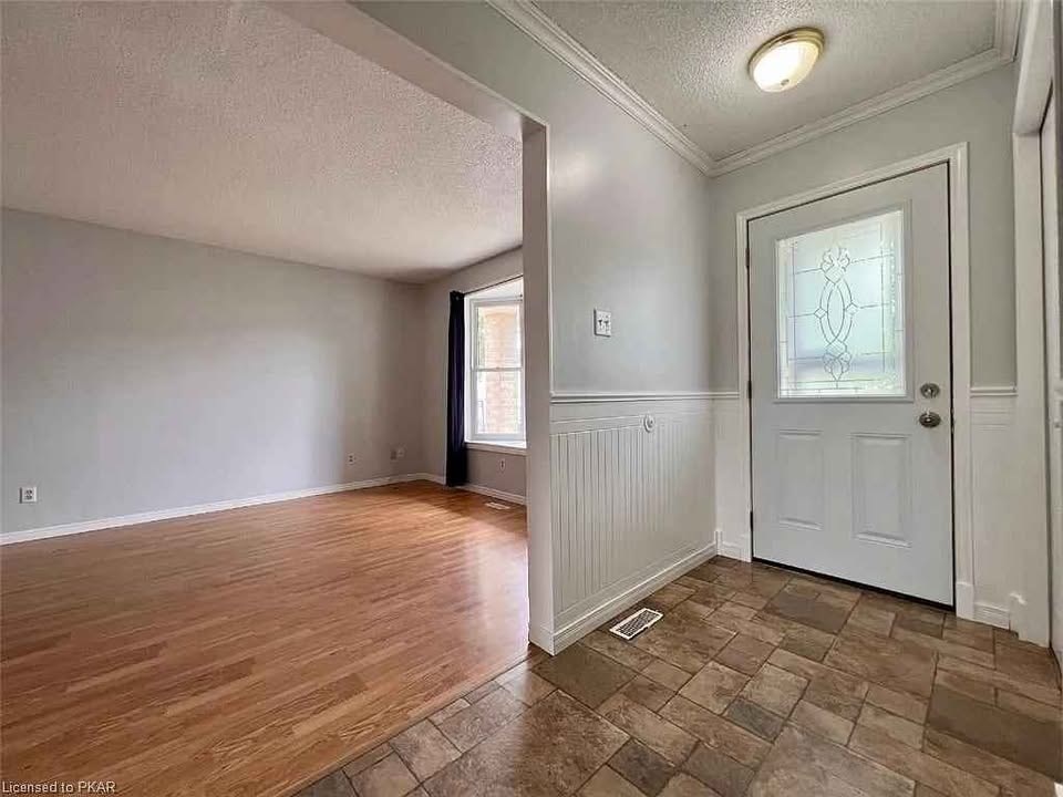 224 Martinet Ave 3 Beds House for Rent - Photo Gallery 14