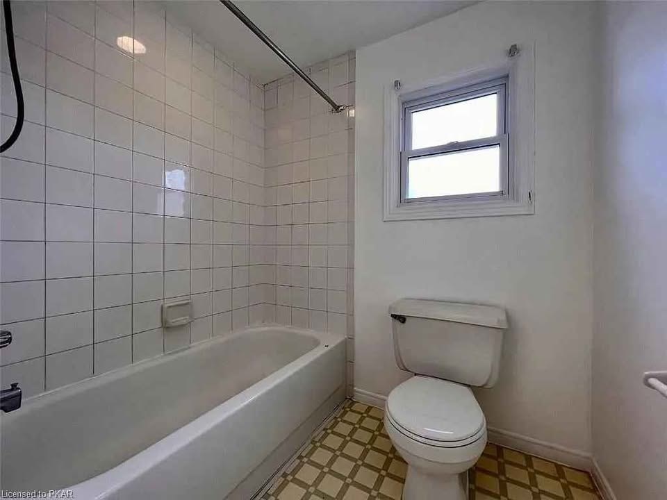 224 Martinet Ave 3 Beds House for Rent - Photo Gallery 4