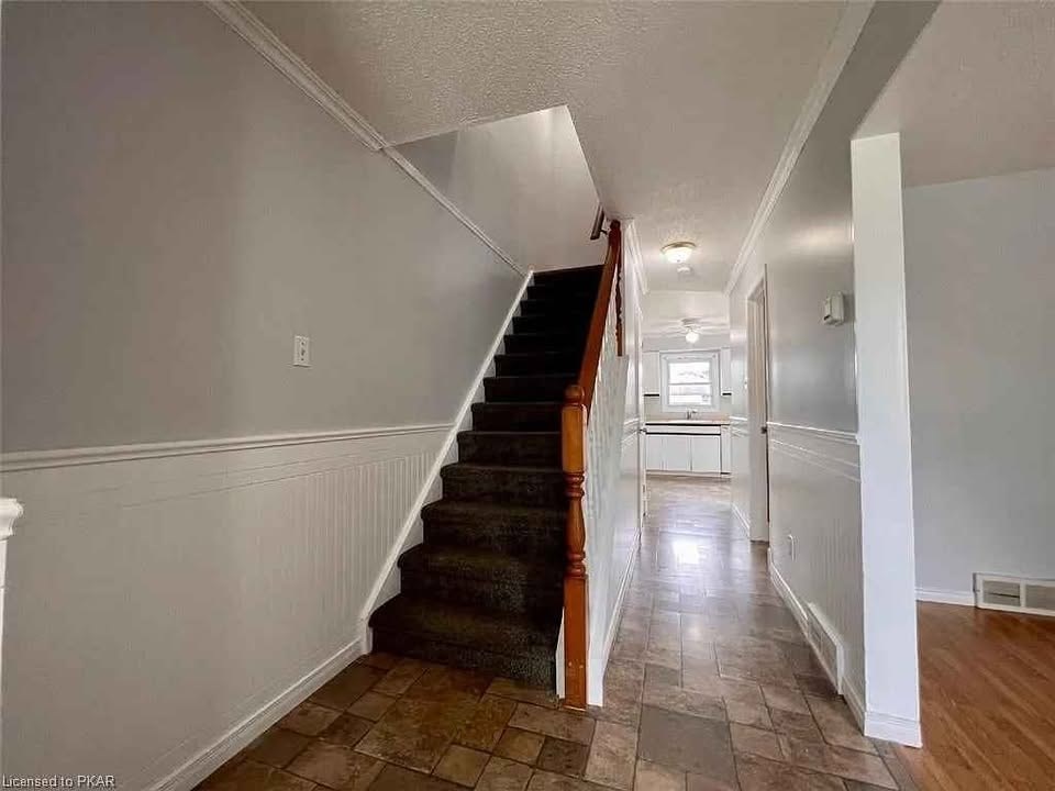 224 Martinet Ave 3 Beds House for Rent - Photo Gallery 6