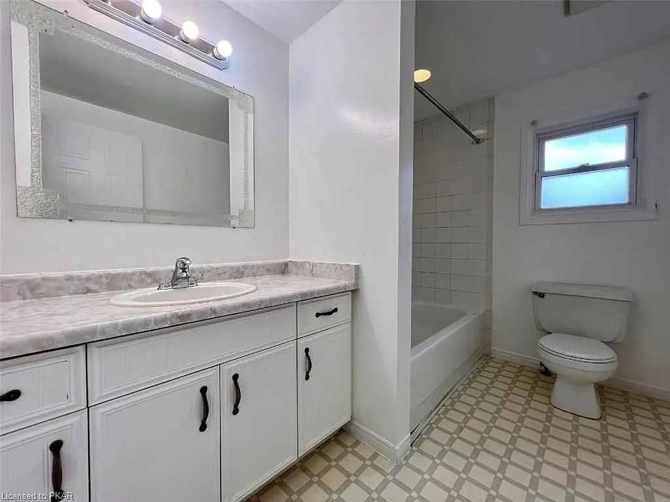 224 Martinet Ave 3 Beds House for Rent - Photo Gallery 22