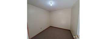 5 Bedrooms, 1 Bathroom