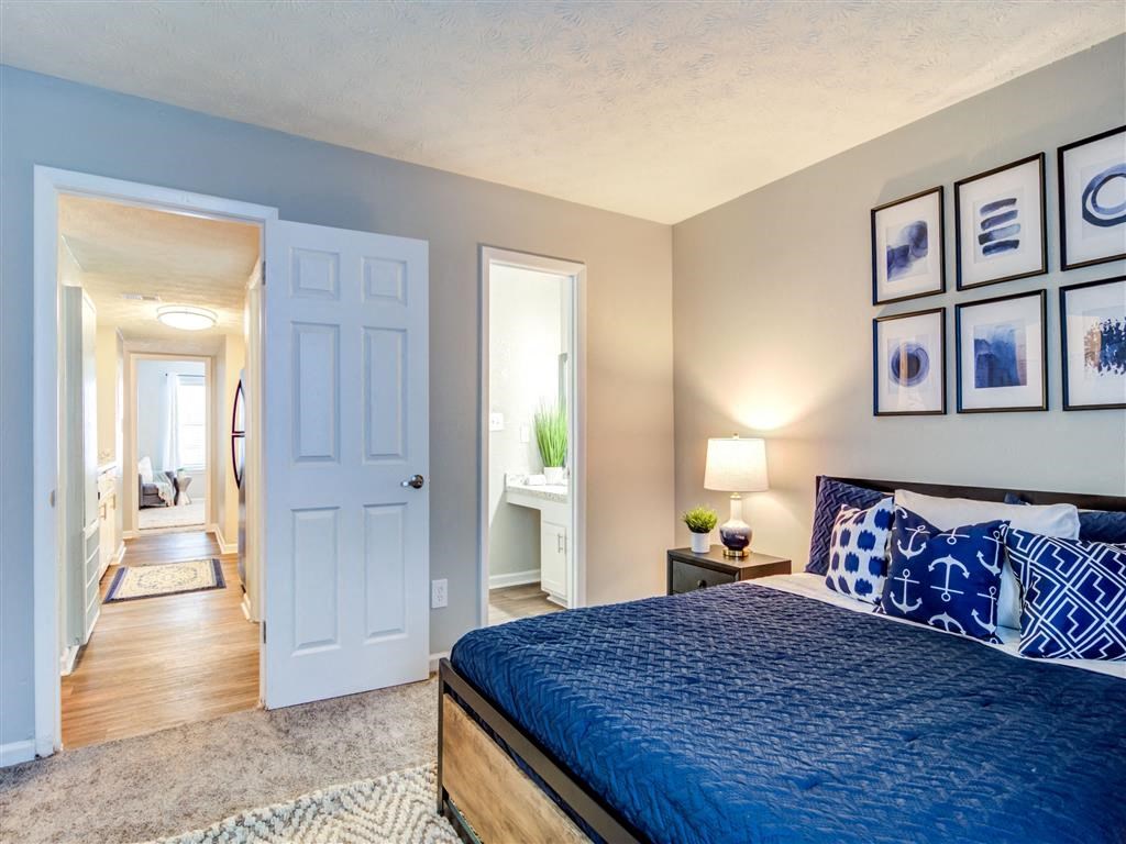 Classic Bedroom at Glen Hollow, Decatur