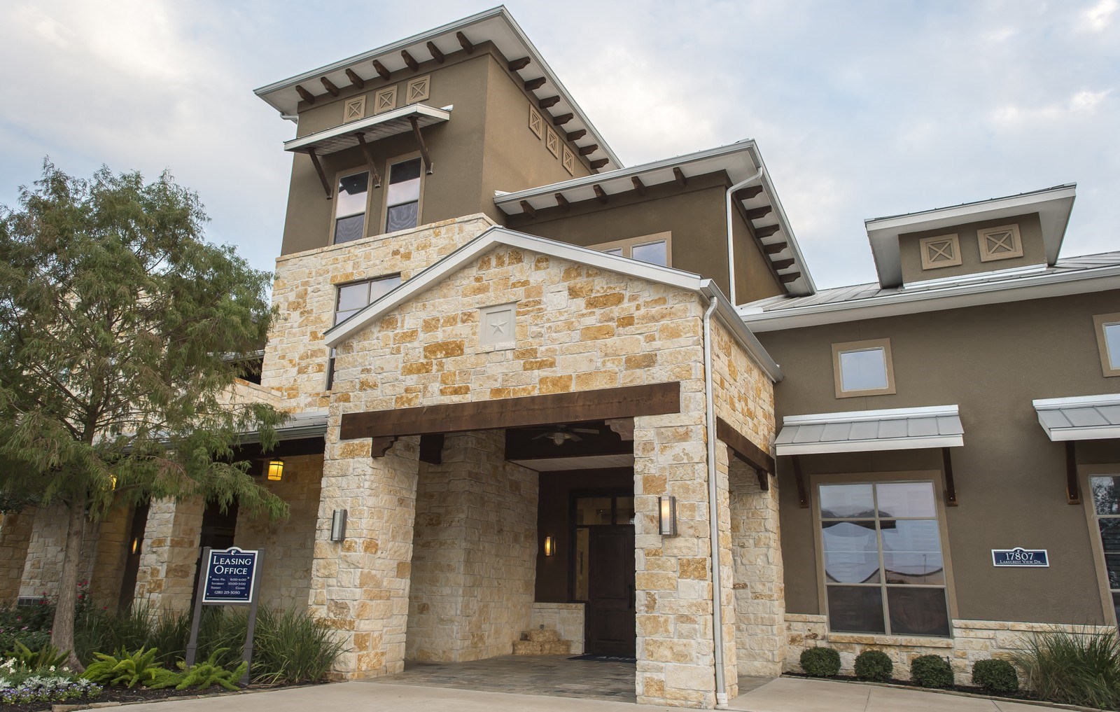 ARIUM Towne Lake Apartments, 17807 Lakecrest View Drive, Cypress, TX
