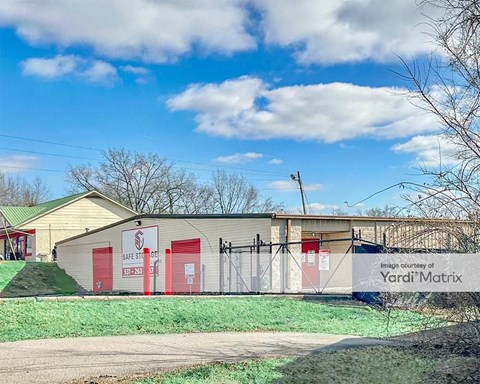 Storage Units for Rent available at 2110 Golf Club Lane, Clarksville, TN 37043