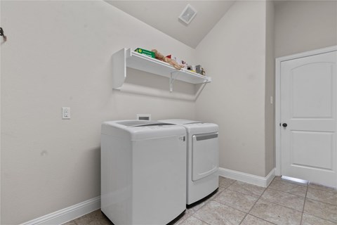 276 Arbury Drive 3 Beds Apartment for Rent