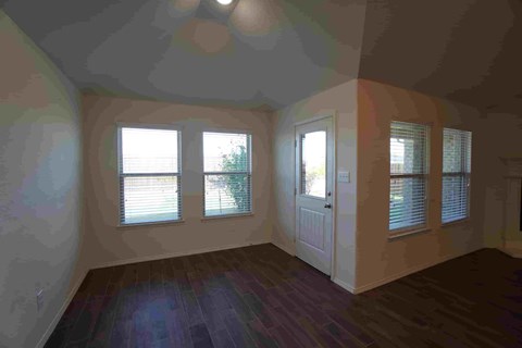 241 Pitt 4 Beds House for Rent - Photo Gallery 8