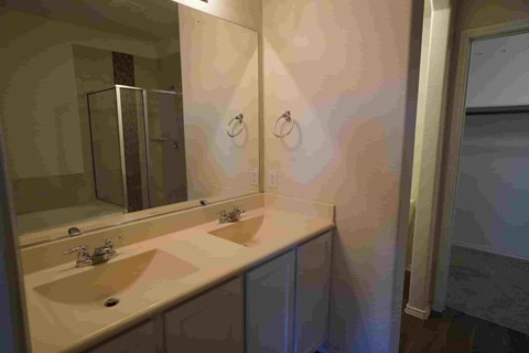 241 Pitt 4 Beds House for Rent - Photo Gallery 2