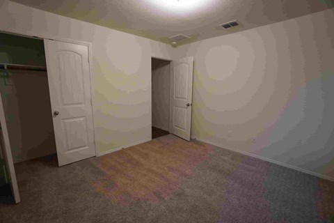 241 Pitt 4 Beds House for Rent - Photo Gallery 9