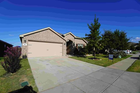 241 Pitt 4 Beds Apartment for Rent