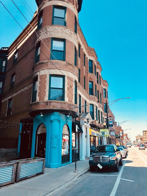 2845-2847 N Orchard / 2848-56 N Clark Studio-4 Beds Apartment for Rent