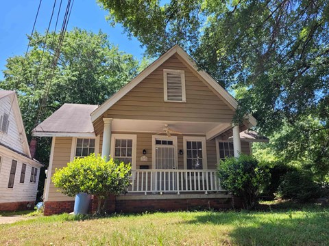 S Mcdonough St 1138 3 Beds Apartment for Rent