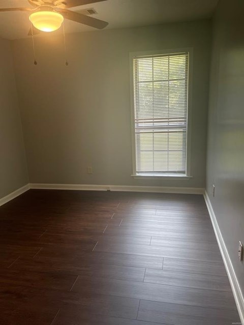 Denham Court 6605 3 Beds Apartment for Rent