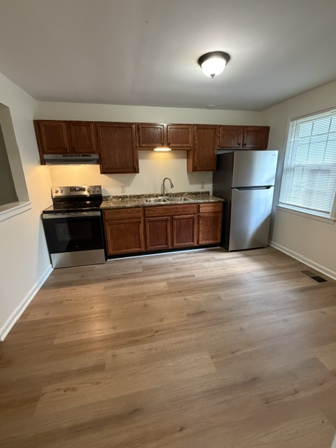 1118 Lillian Street 2 Beds Apartment for Rent