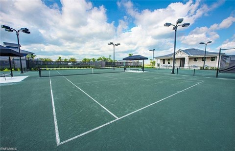 the tennis court at the apartments for rent
