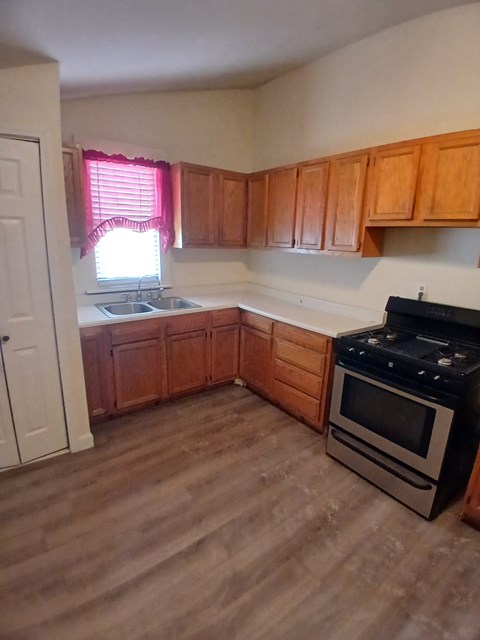 1728 Rowan Street 3 Beds House for Rent - Photo Gallery 7