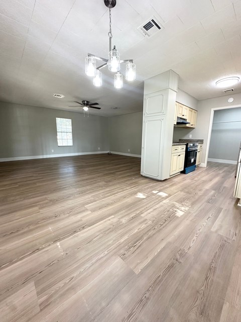 104 Dianne St. 3 Beds Apartment for Rent