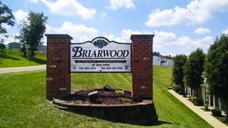 Briarwood Place Welcome Sign