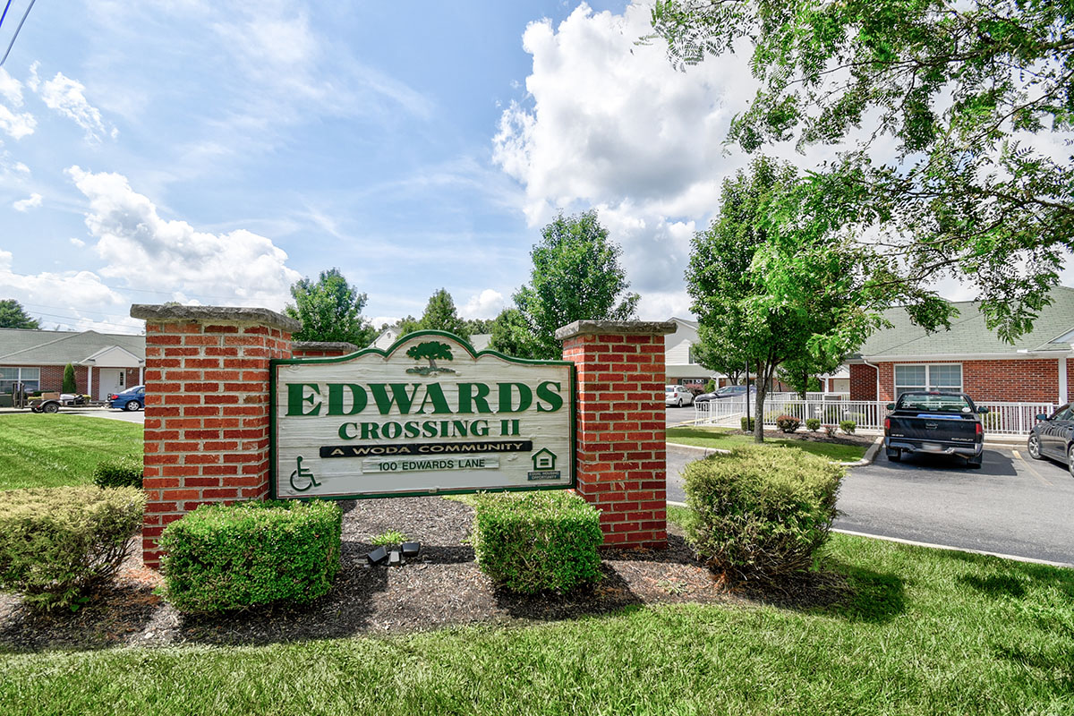 Edwards Crossing II apartments
