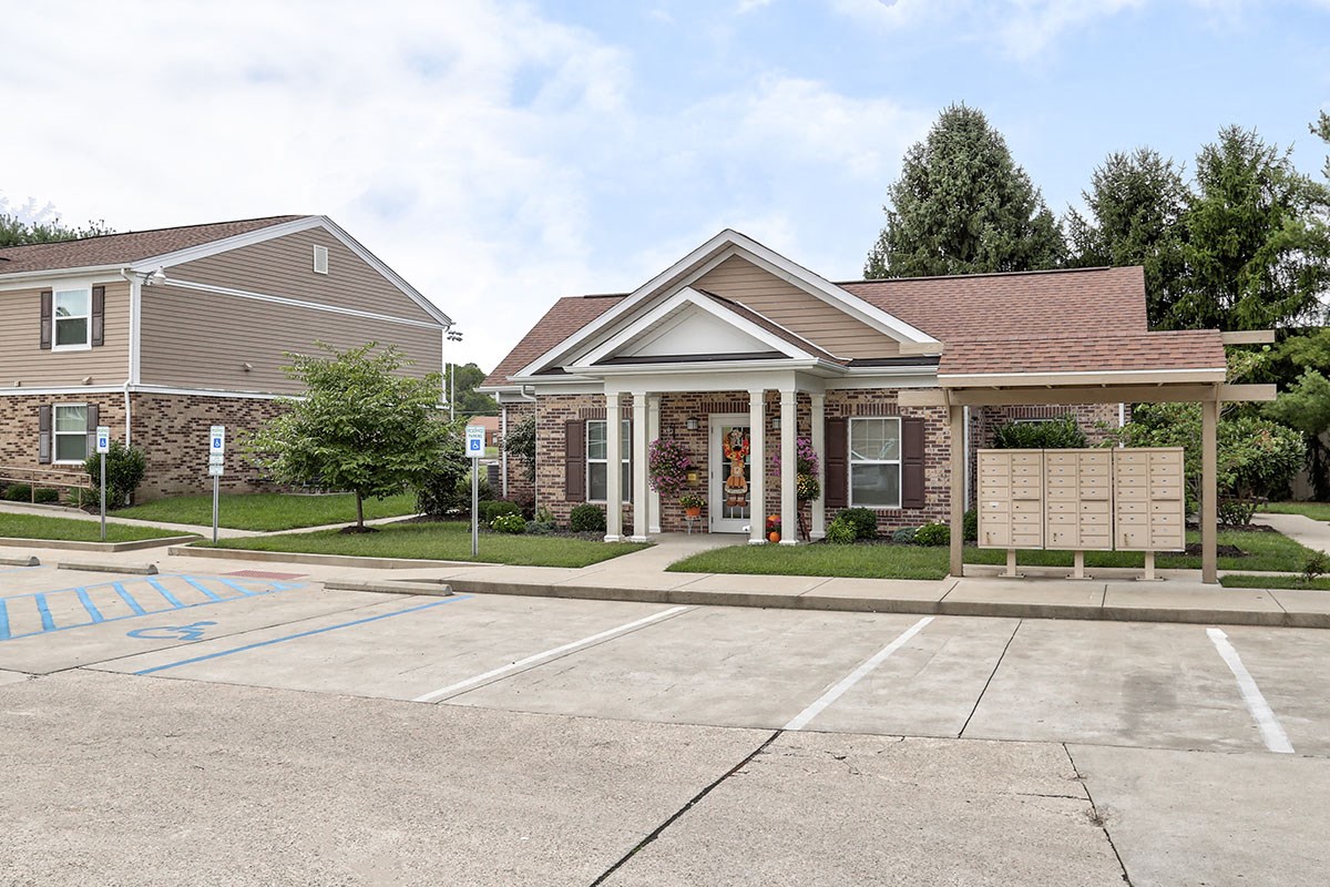 Raceland Meadows Apartments, 534 Raceland Meadow Dr., Raceland, KY