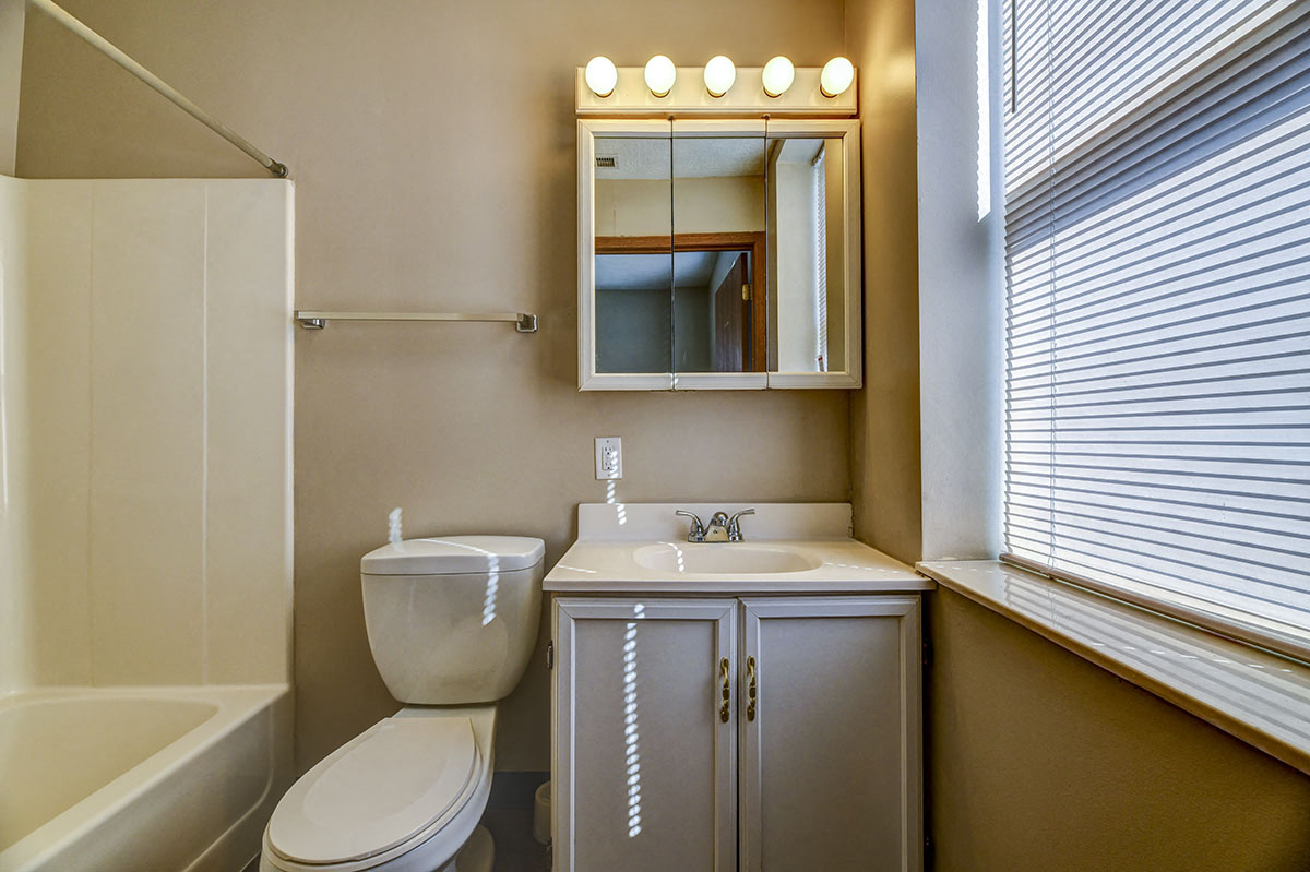 Floor plan 2 bathroom