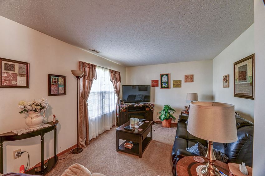 Troon Crossing Apartments, 601 Troon Crossing Circle, Zanesville, OH