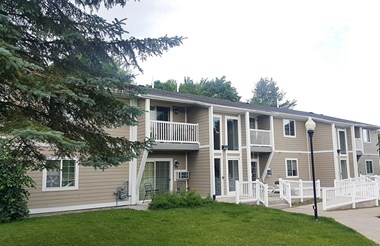 1550 Center St. 1-2 Beds Apartment for Rent - Photo Gallery 1
