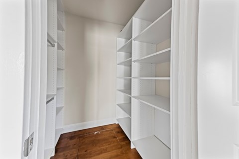 25 West Central Avenue 3 Beds Apartment for Rent