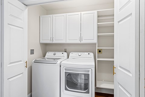 25 West Central Avenue 3 Beds Apartment for Rent