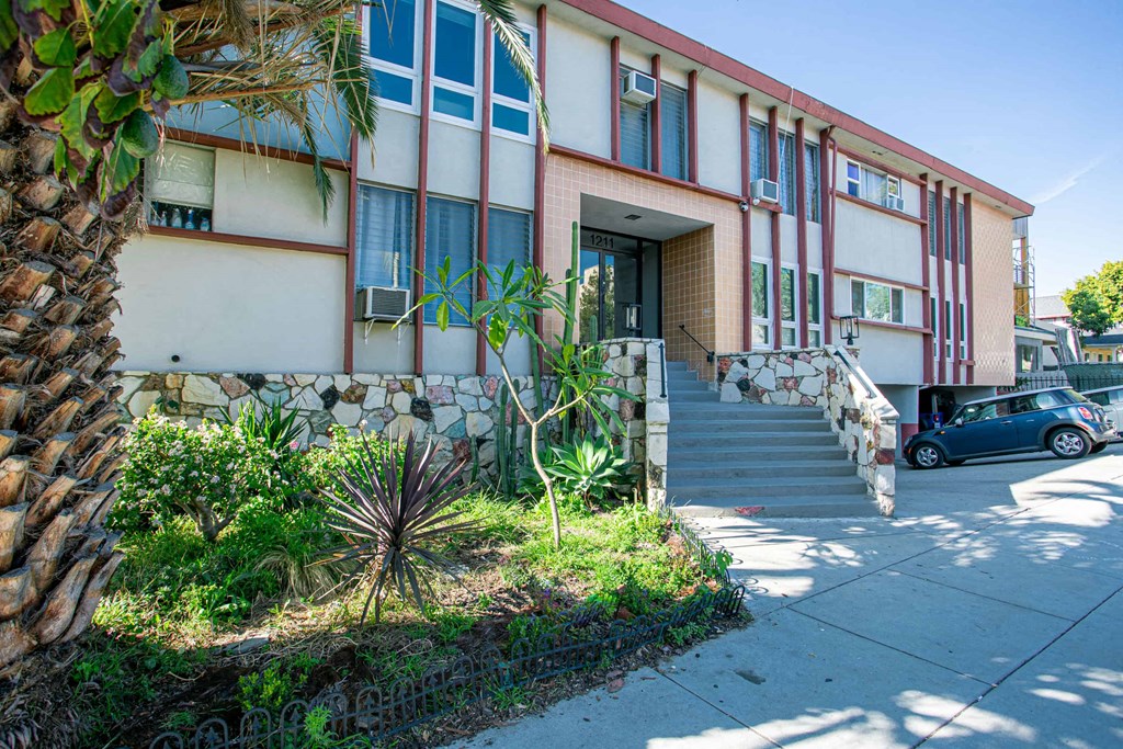 the building in which the hotel is located