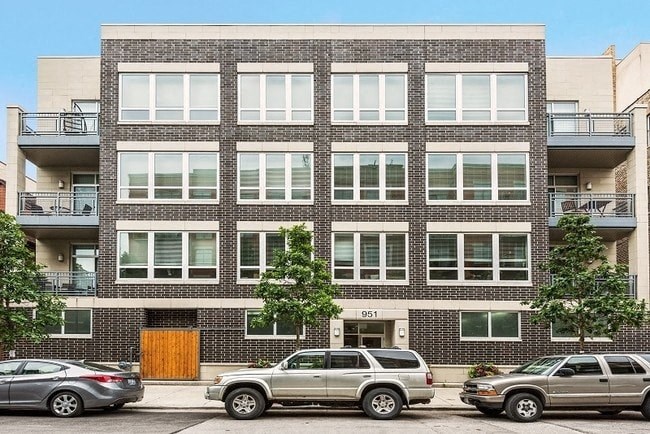 951 - 125 West 21st Street
