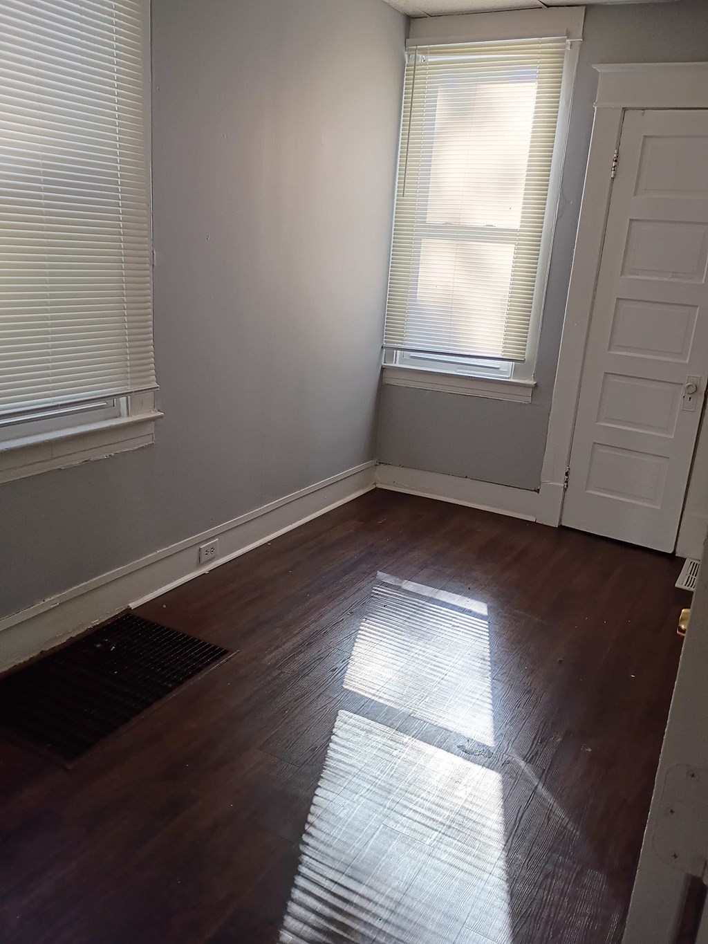 2240 Grand Avenue 2 Beds House for Rent - Photo Gallery 8