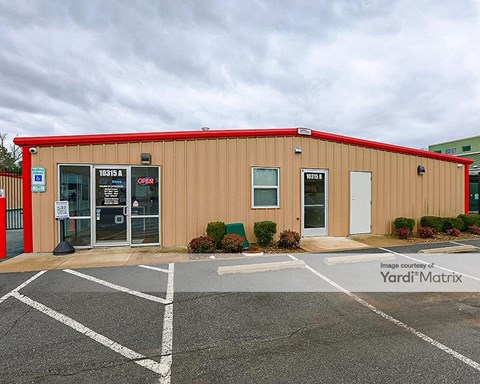 Storage Units for Rent available at 10315 Colonel Glenn Road, Little Rock, AR 72204
