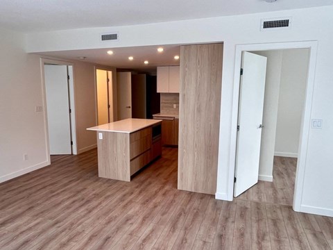 604-6633 Buswell St./B240002 2 Beds Apartment for Rent - Photo Gallery 7