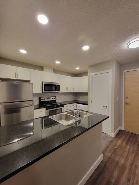 16315 96A AVE NW 1-2 Beds Apartment for Rent - Photo Gallery 3