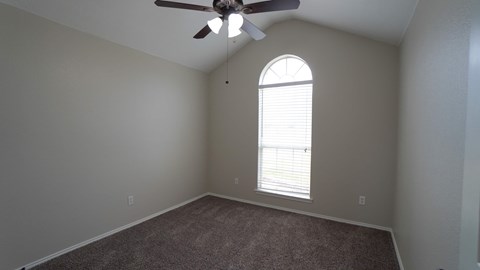 512 Love Lane 3 Beds Apartment for Rent