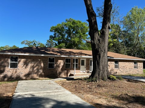 497-A Bay St. 3 Beds Apartment for Rent