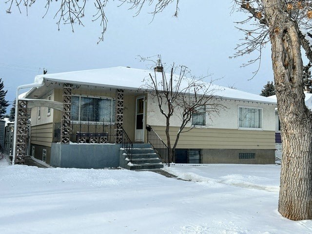 a house in the snow