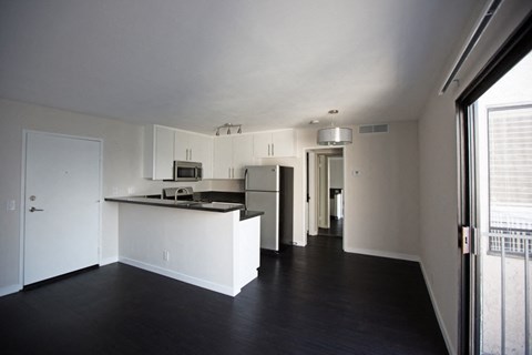 1400 N Edgemont St Studio-2 Beds Apartment for Rent - Photo Gallery 12