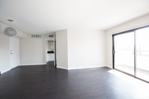 1400 N Edgemont St Studio-2 Beds Apartment for Rent - Photo Gallery 13