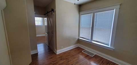 564 29th Street 1 Bed Apartment for Rent - Photo Gallery 14