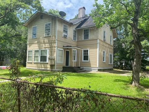 323 1/2 7Th St 3 Beds Apartment for Rent