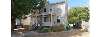 2 Bedrooms, 1 Bathroom