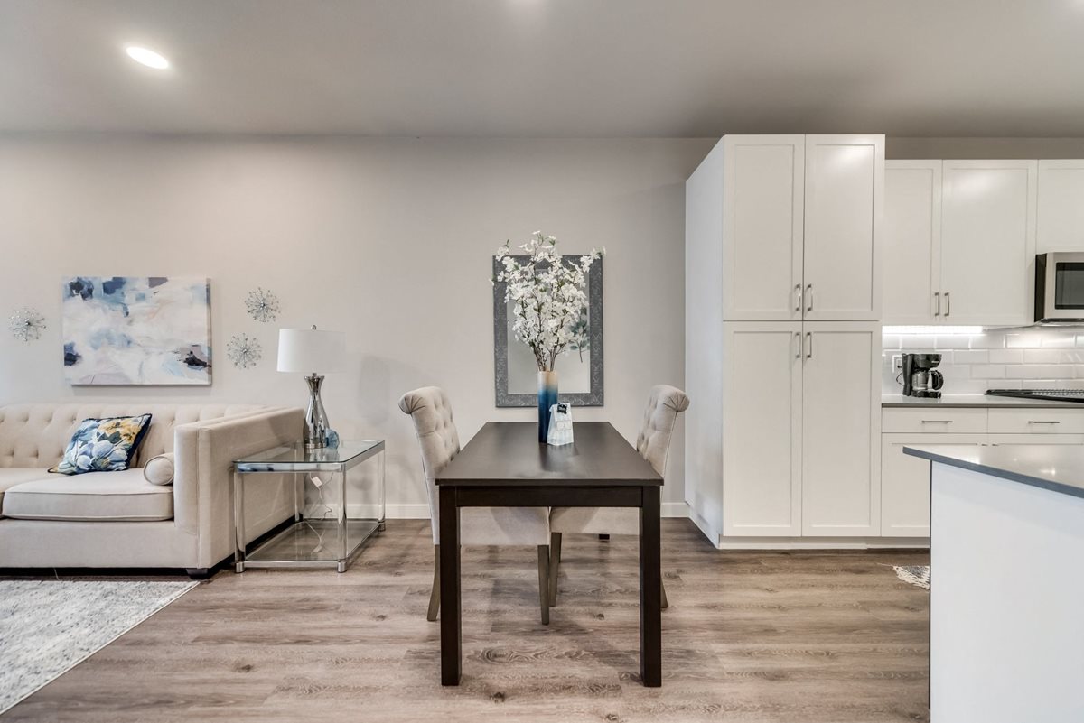 MCK 212 - Modern 1BR Apt