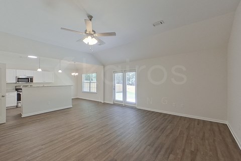 113 Live Oak Dr 4 Beds Apartment for Rent