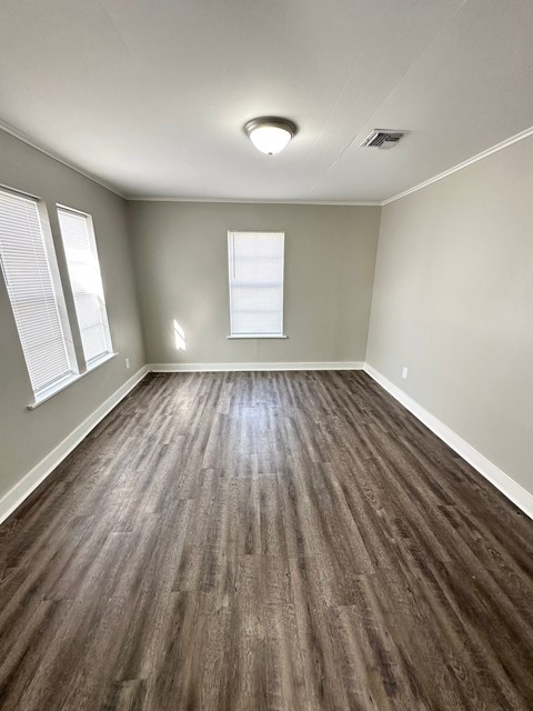204 Debaillon St 2 Beds Apartment for Rent