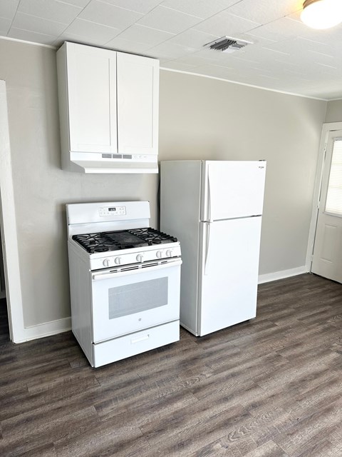204 Debaillon St 2 Beds Apartment for Rent