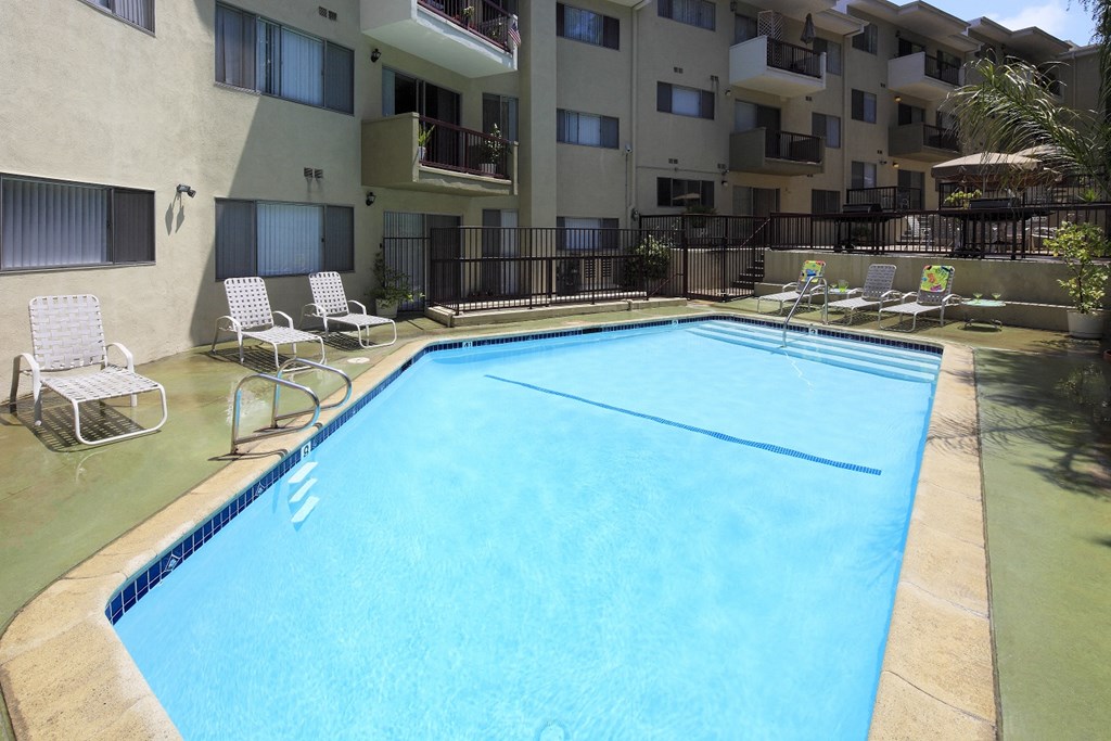 the swimming pool at the resort at longboat key club