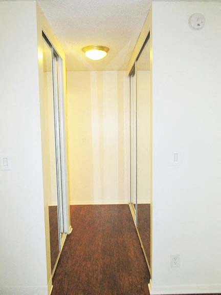 Oakland Summit Apartments